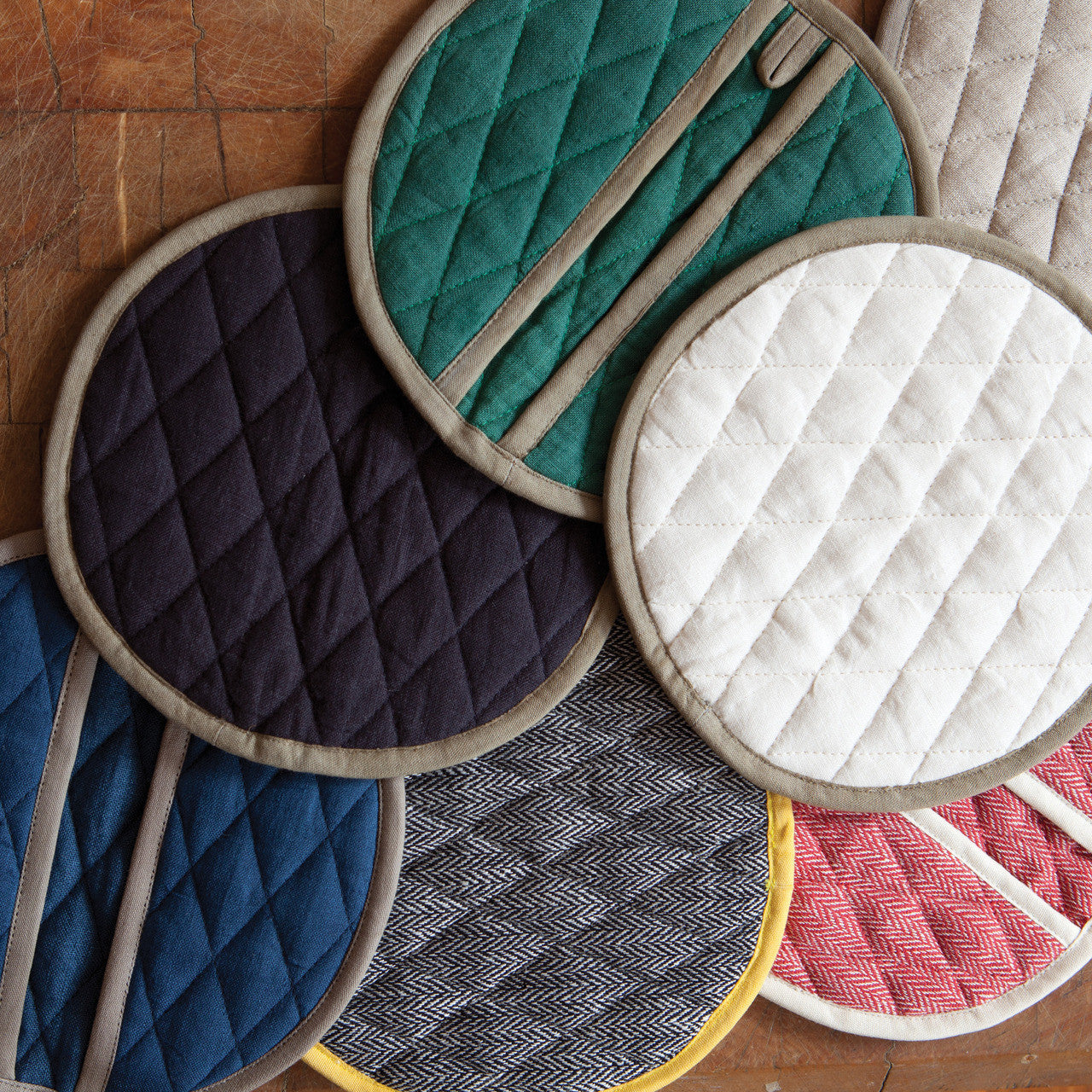 LINEN KITCHEN MITT, FADED BLACK