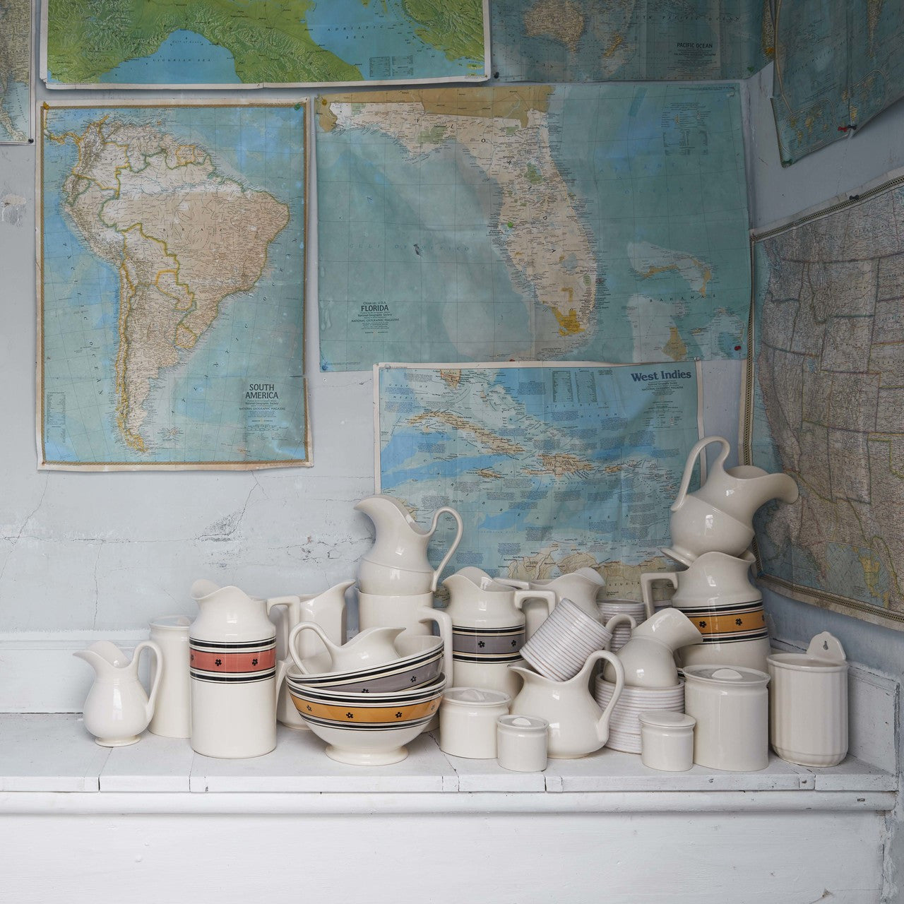 STONEWARE AVIARY PITCHER, FLOUR NO. 2